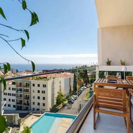 Guestready - Elegant Madeira Retreat דירה