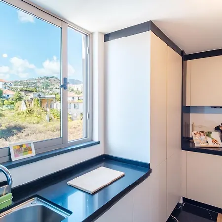 Daire Guestready - Elegant Madeira Retreat *