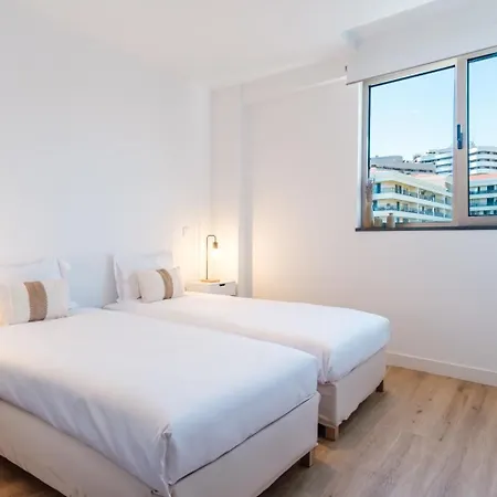 Daire Guestready - Elegant Madeira Retreat *